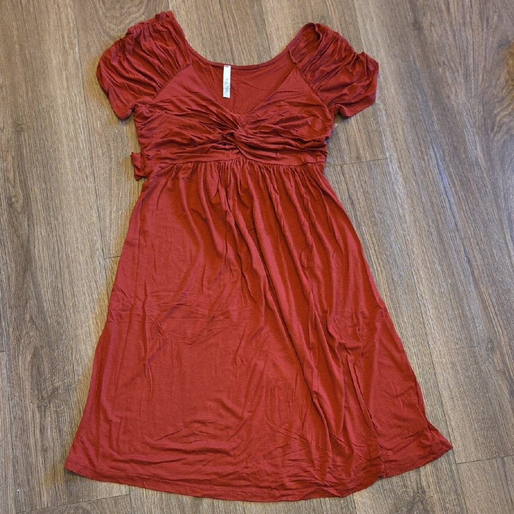 Gilli Deep Red V-Neck Blouse